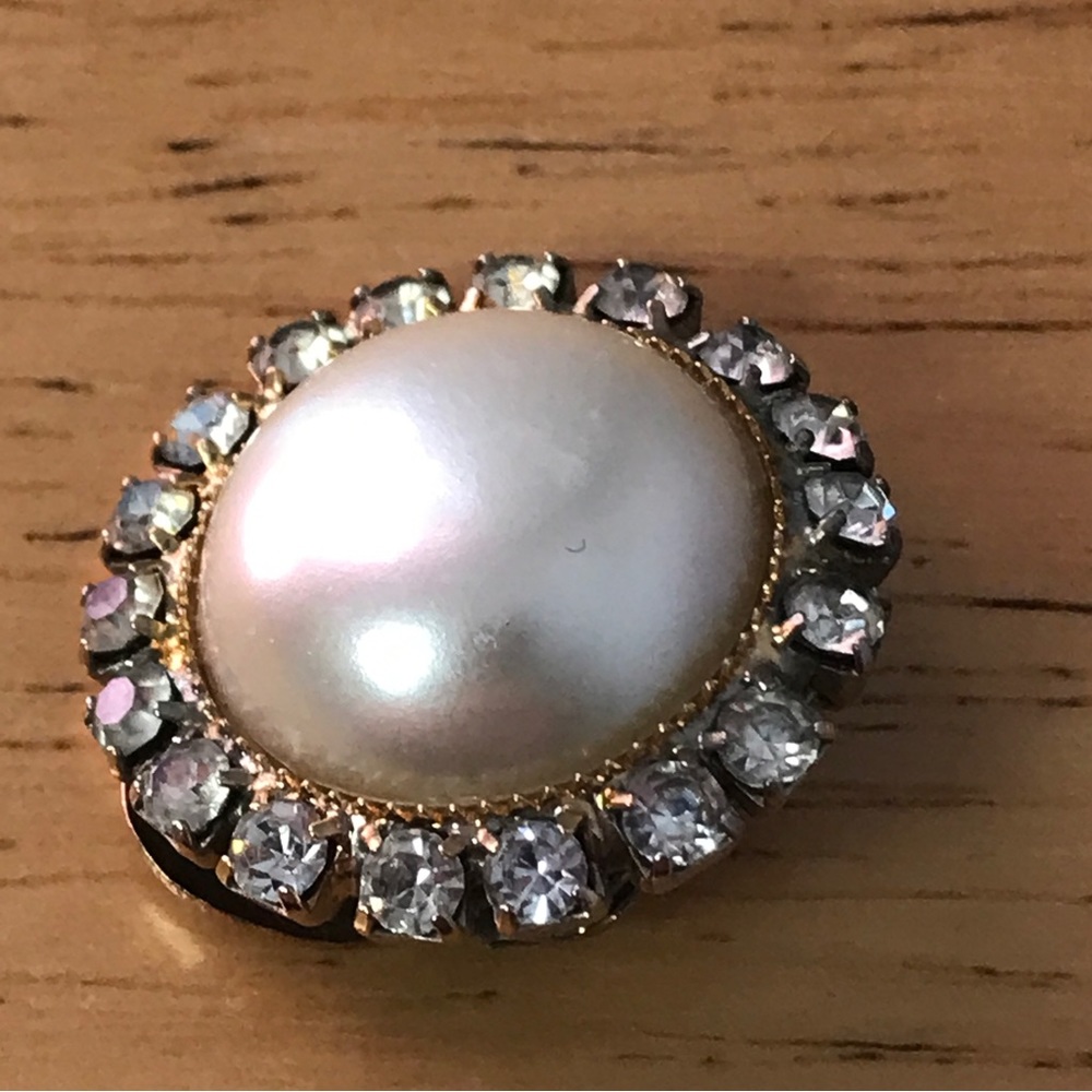 Musi Rhinestone Shoe Clips - Picture 5 of 11